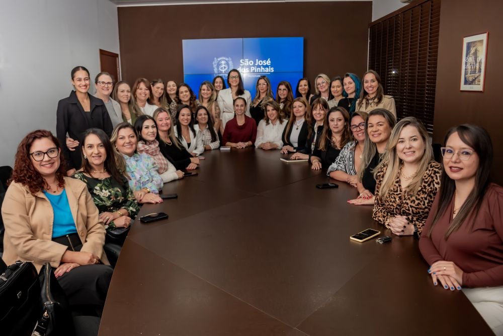 Conexão Órbita Feminina é sediado pela prefeita Nina Singer